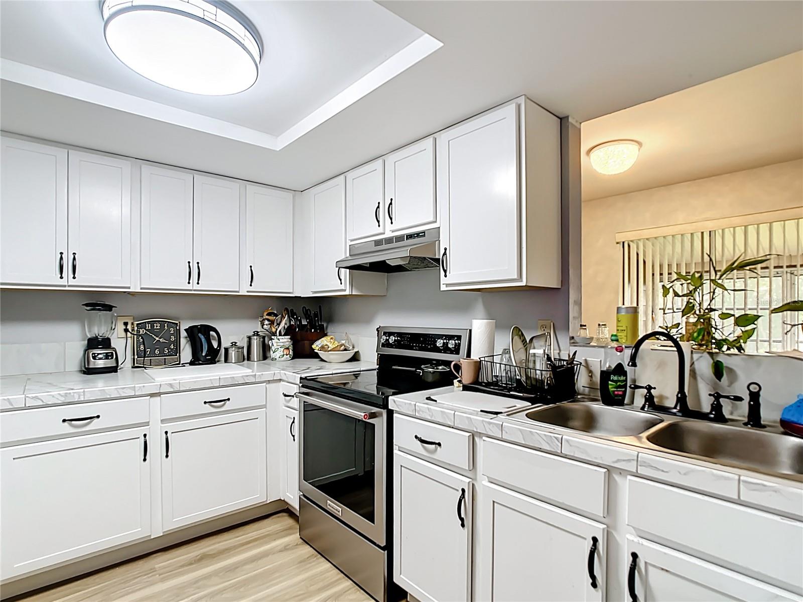 Image 7 of 14 For 548 Fairways Drive B