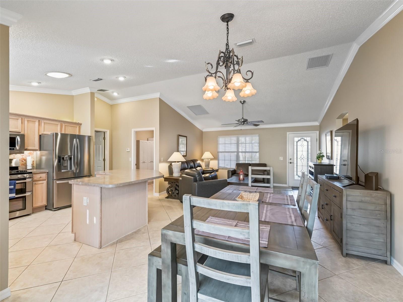 Image 10 of 25 For 1095 Blythe Way