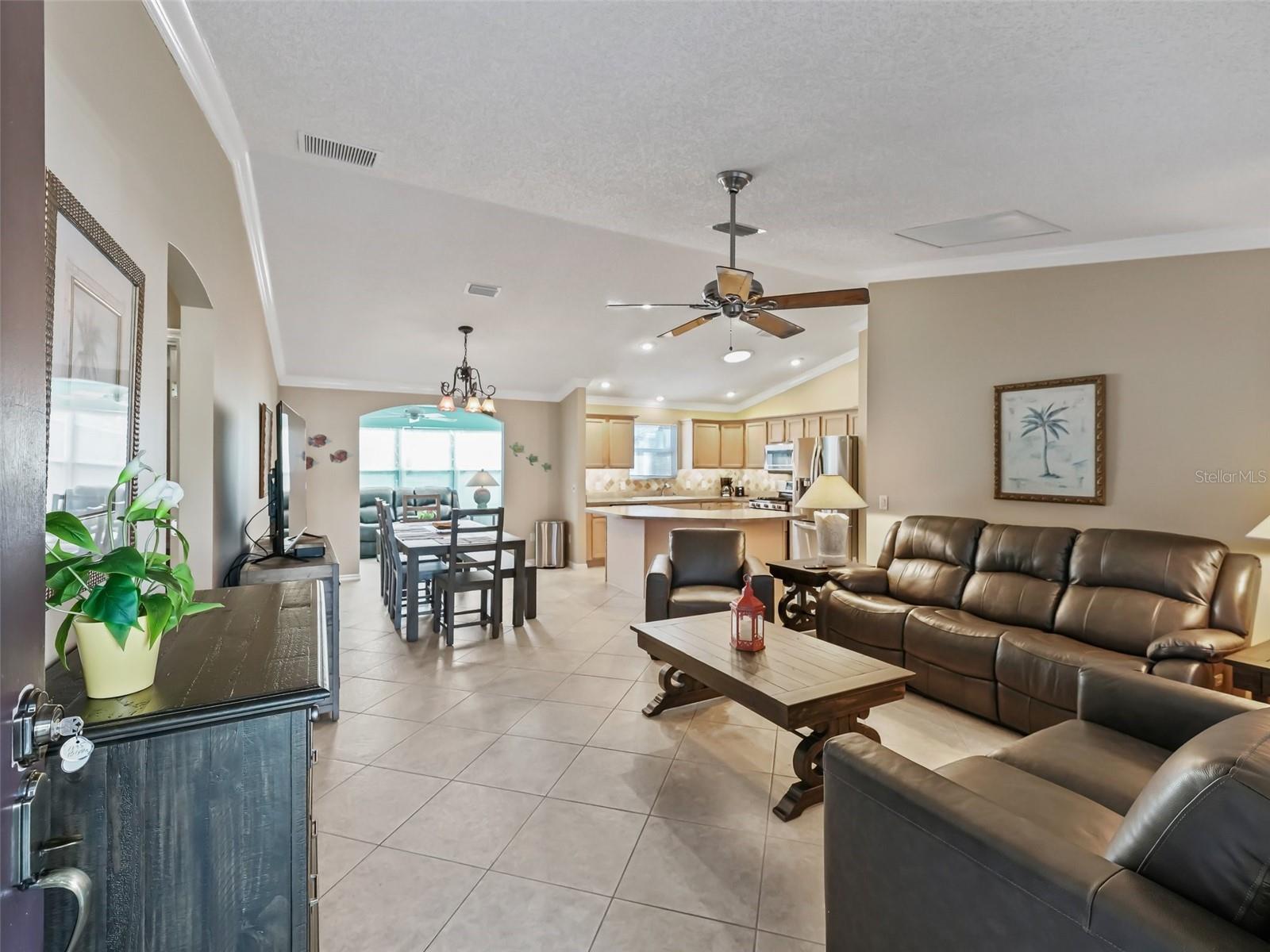 Image 3 of 25 For 1095 Blythe Way