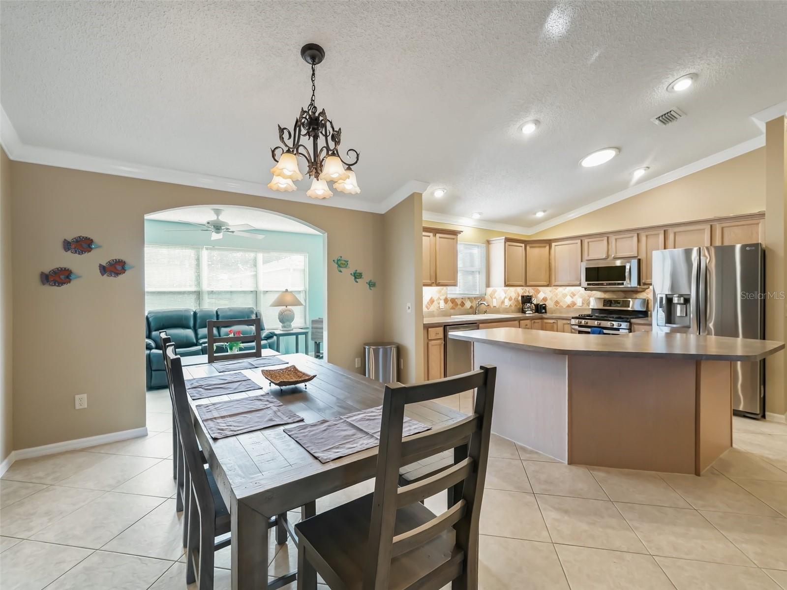 Image 6 of 25 For 1095 Blythe Way