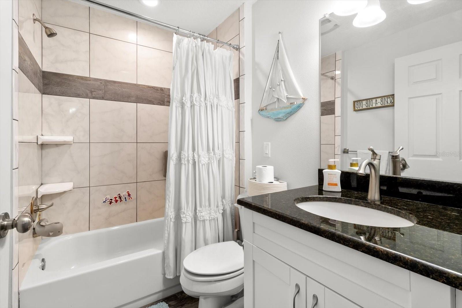 Listing photo id 16 for 5317 Tortuga Loop