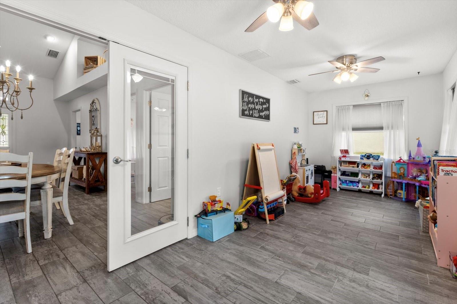 Listing photo id 19 for 5317 Tortuga Loop