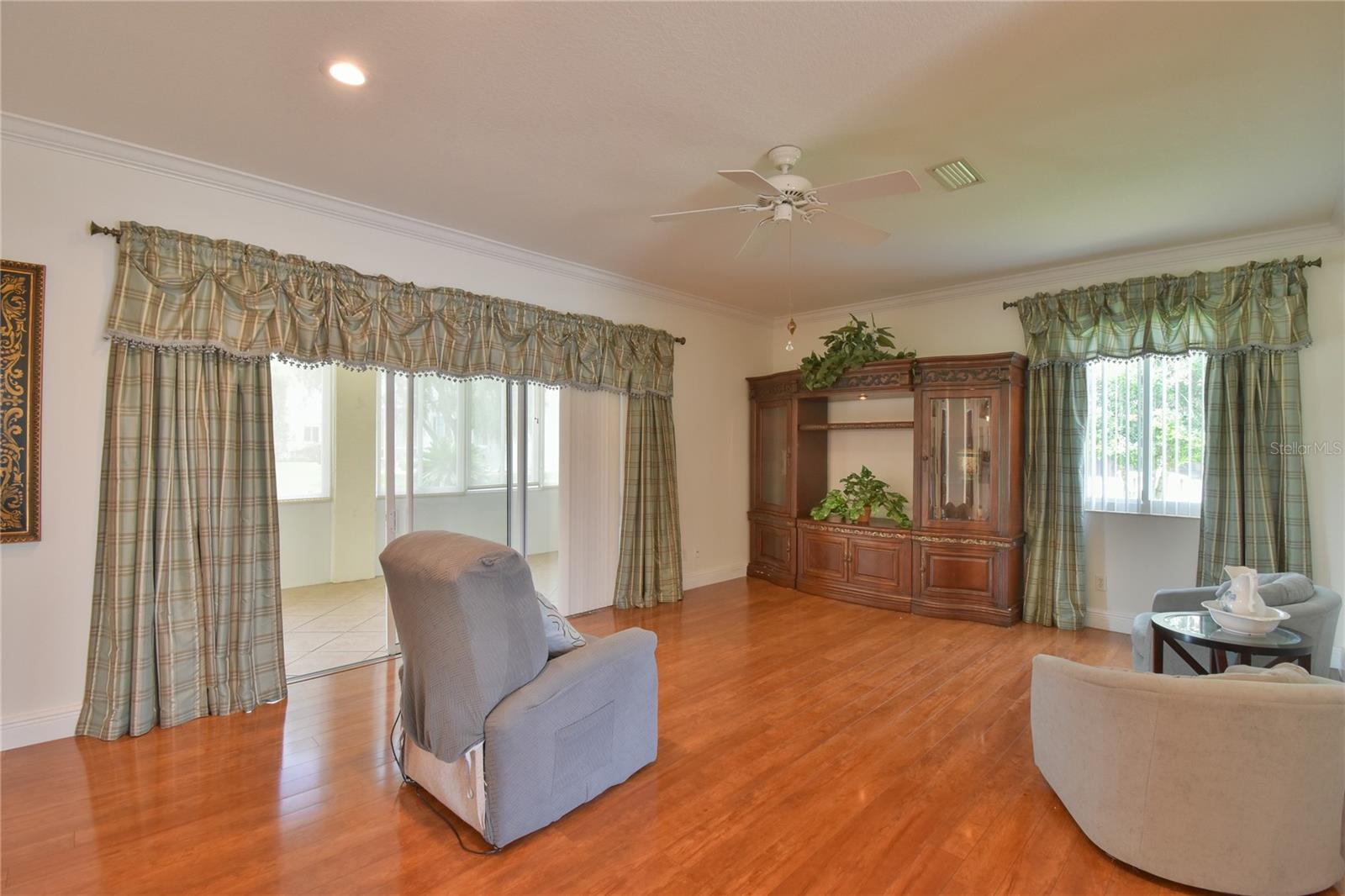 Image 4 of 38 For 2570 55th Avenue Road