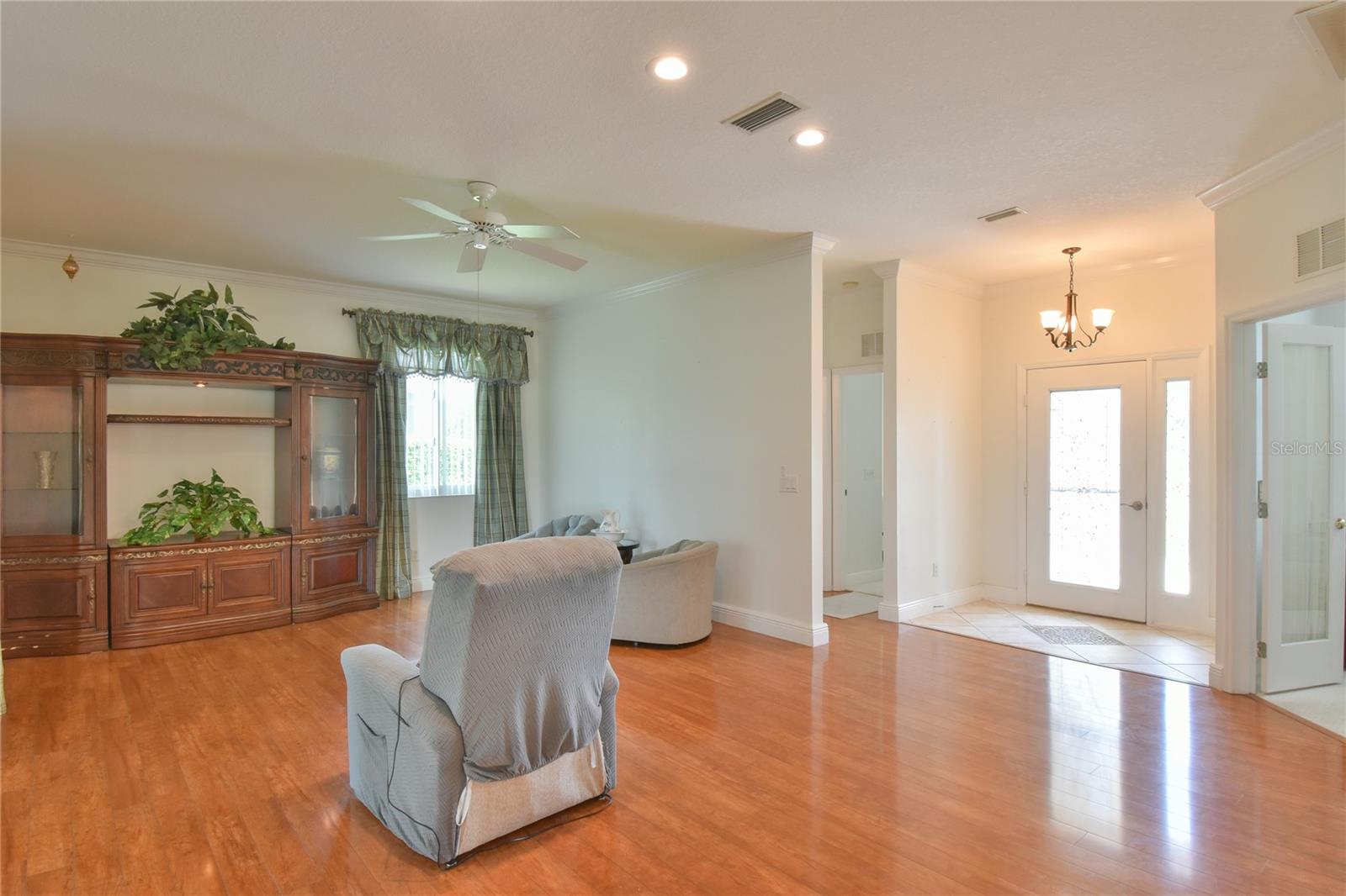 Image 7 of 38 For 2570 55th Avenue Road