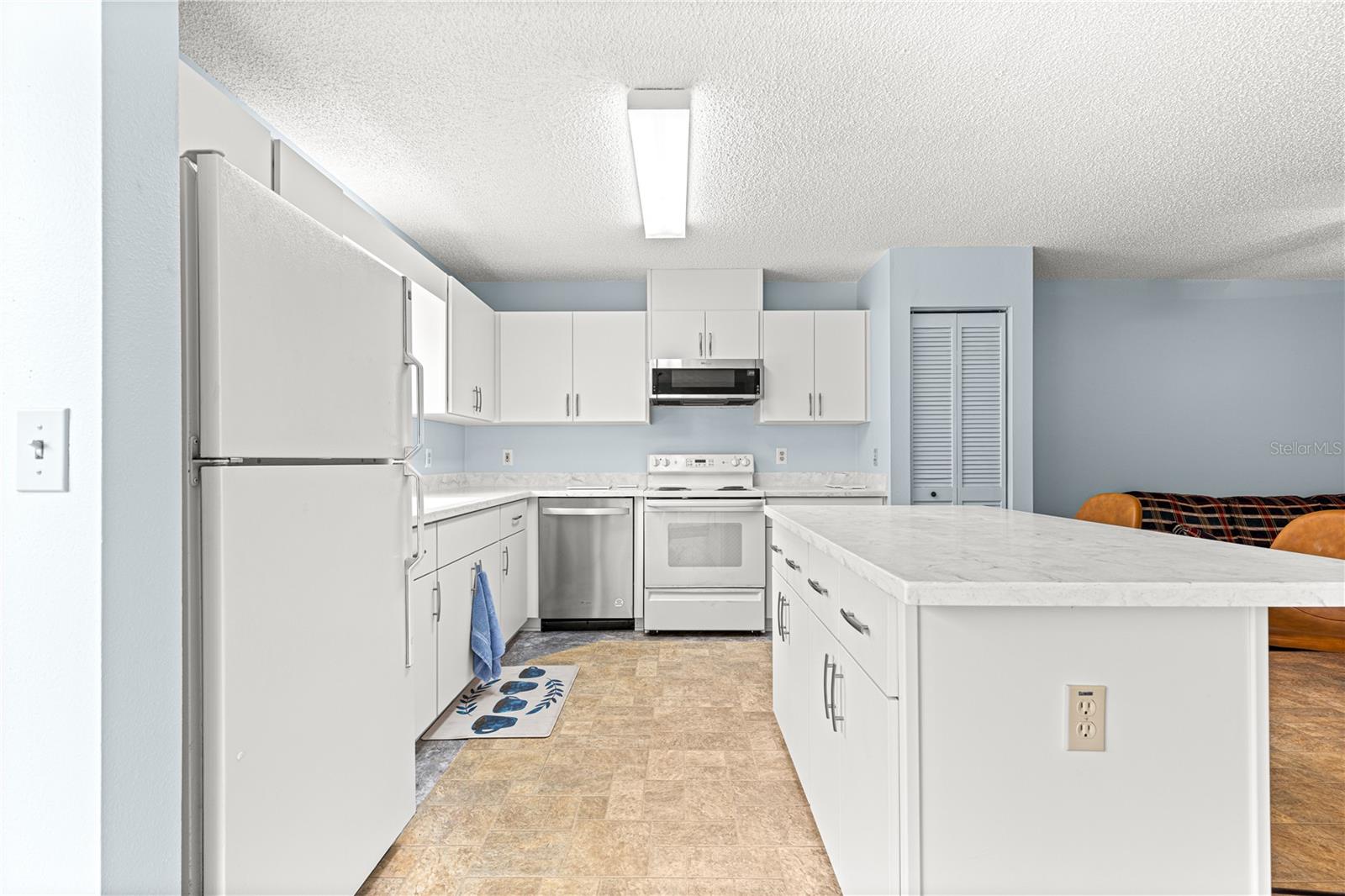 Image 28 of 39 For 9664 94th Terrace A