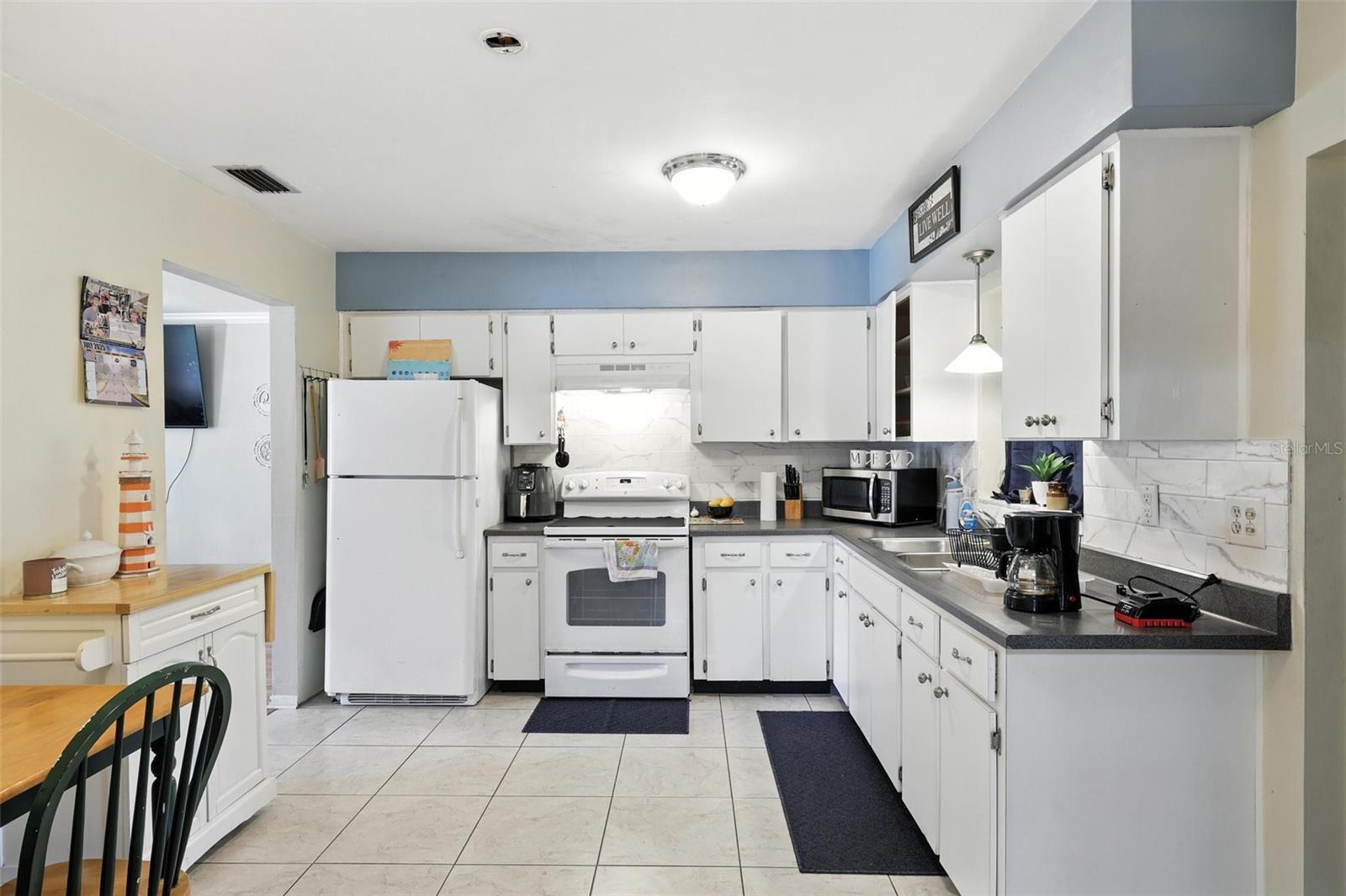Image 18 of 25 For 9212 Elliot Way