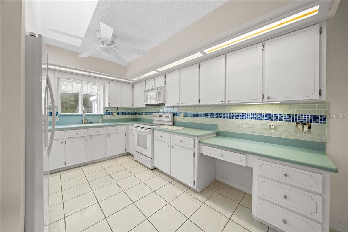 Image 13 of 39 For 17469 35th Avenue Road