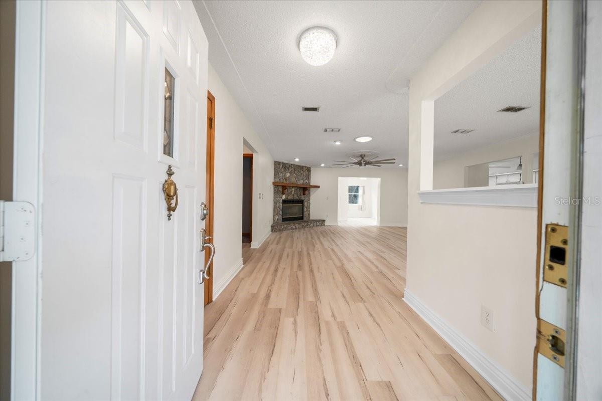 Image 6 of 39 For 17469 35th Avenue Road