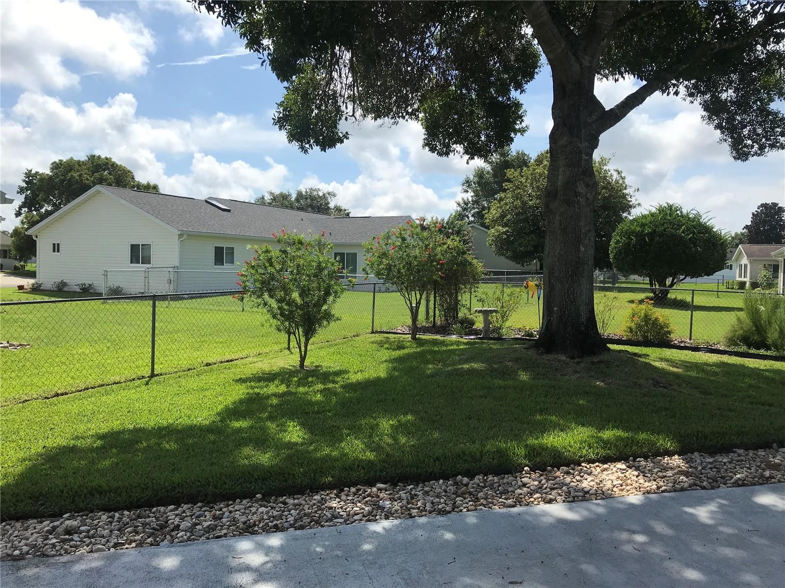 Image 31 of 37 For 11879 137th Loop