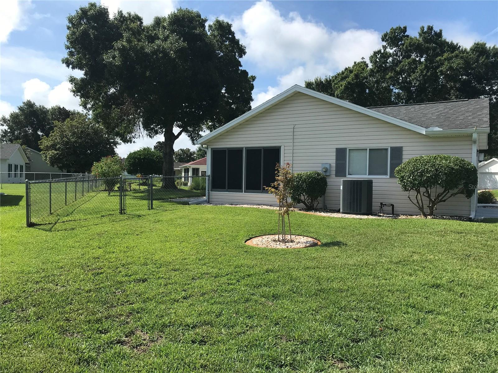 Image 4 of 37 For 11879 137th Loop