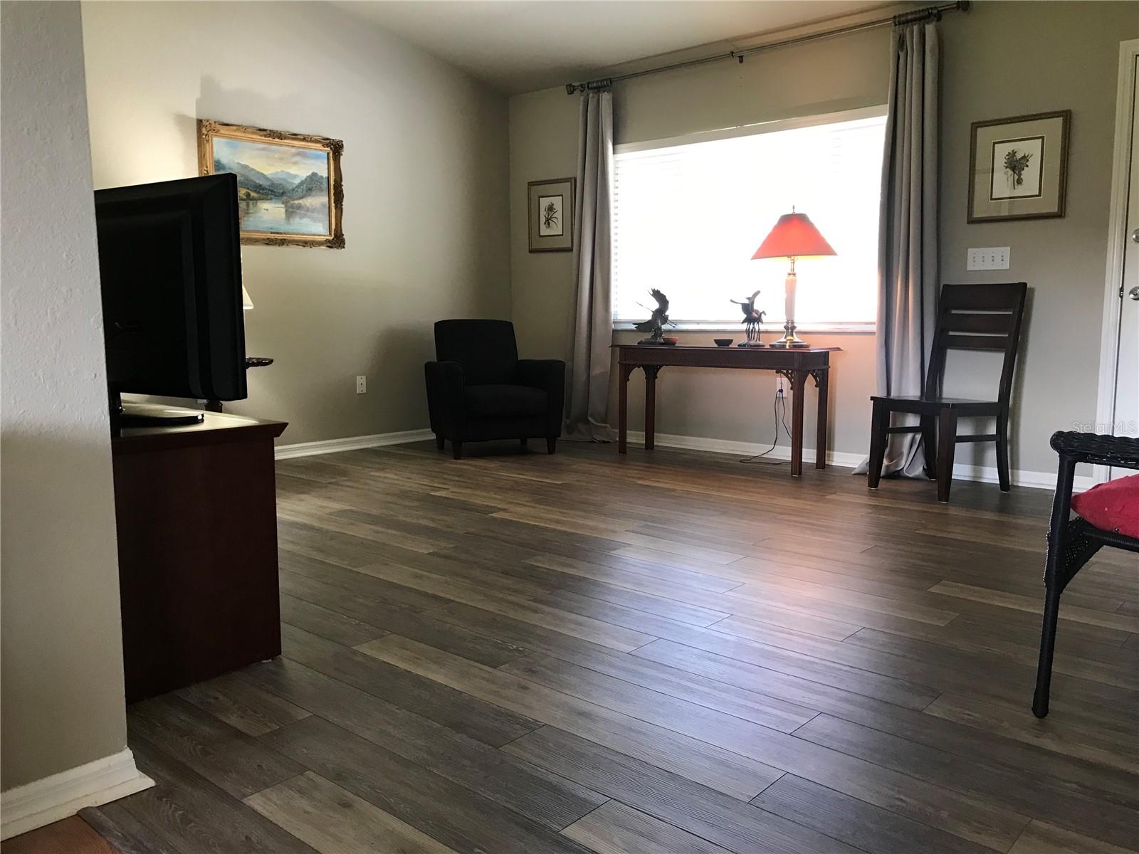 Image 7 of 37 For 11879 137th Loop