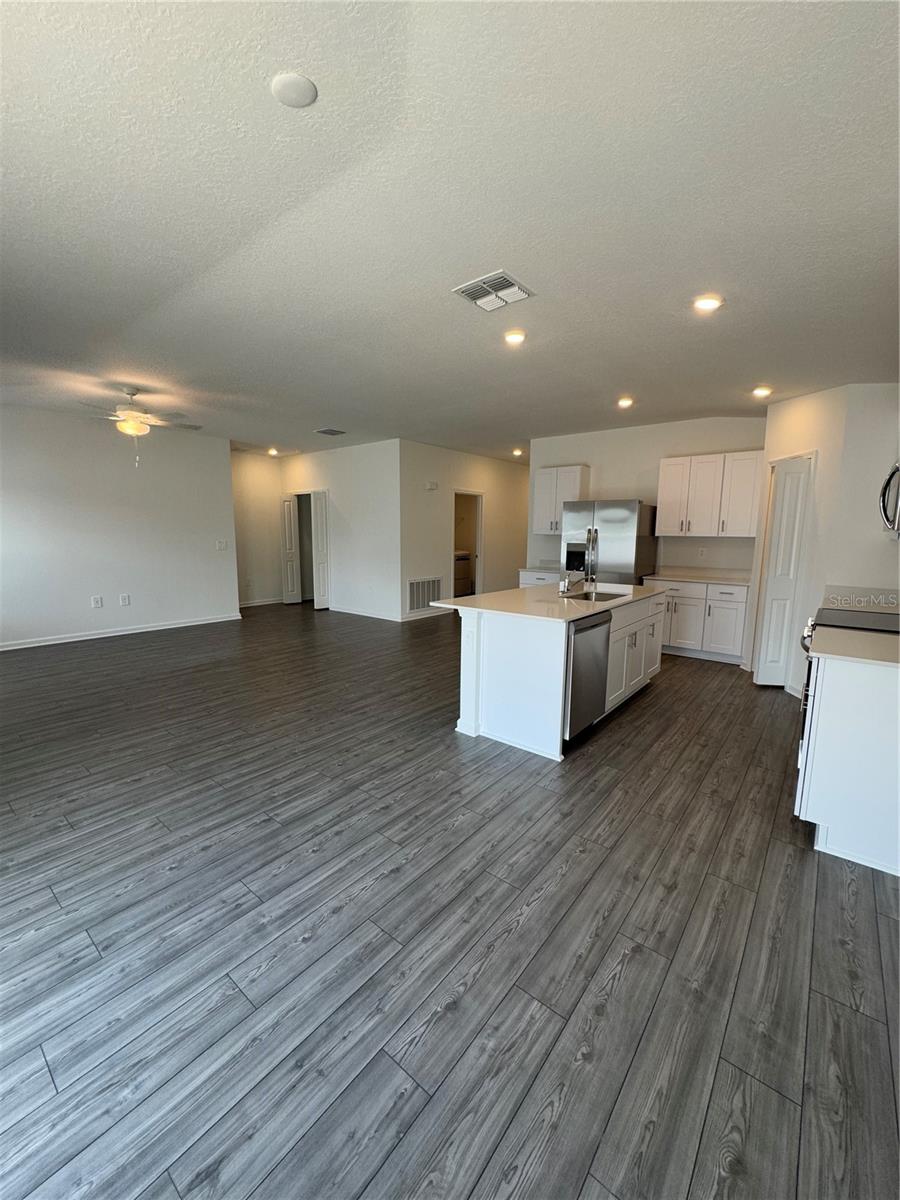Image 2 of 40 For 4612 Sw 83rd Loop