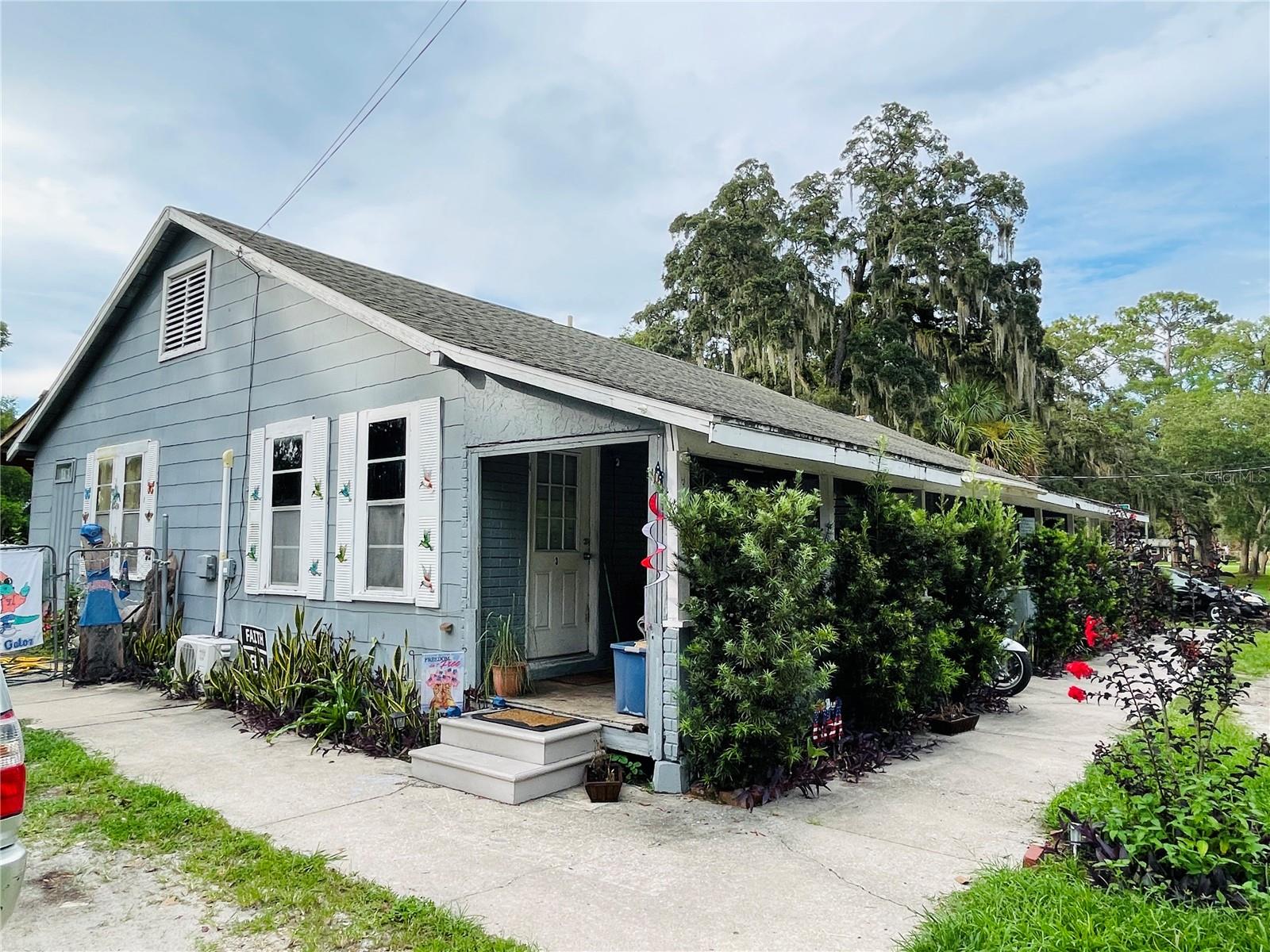 Image 3 of 11 For 805 24th Place