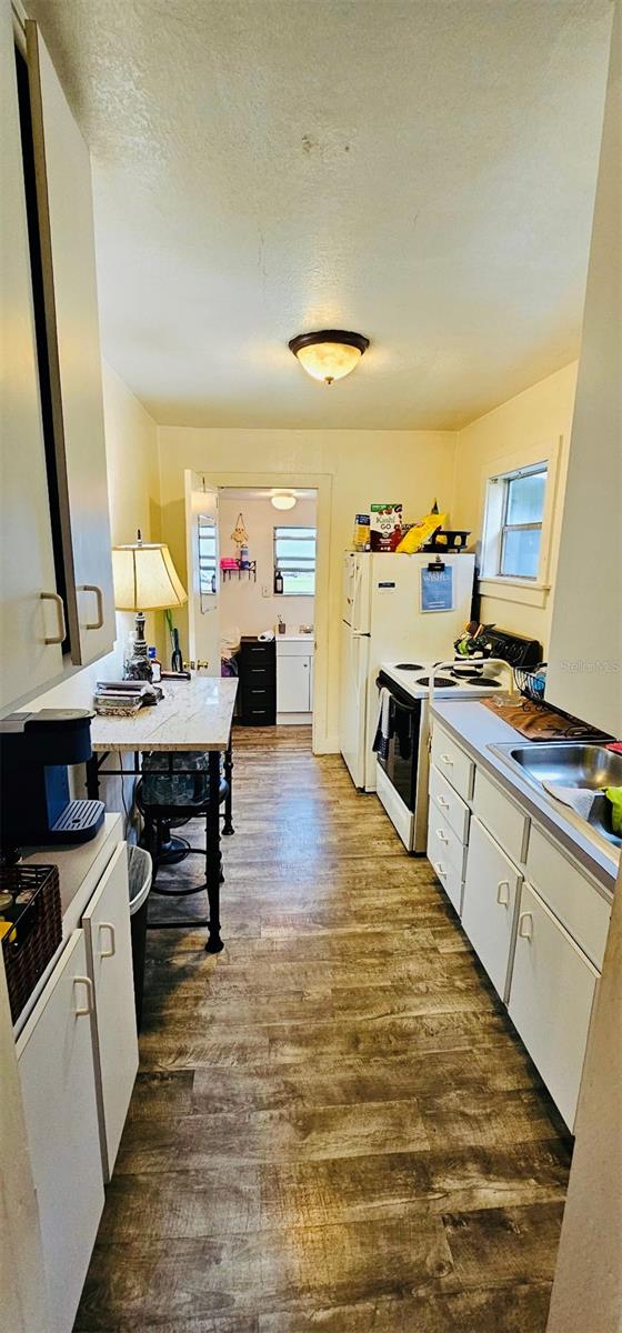 Image 7 of 11 For 805 24th Place