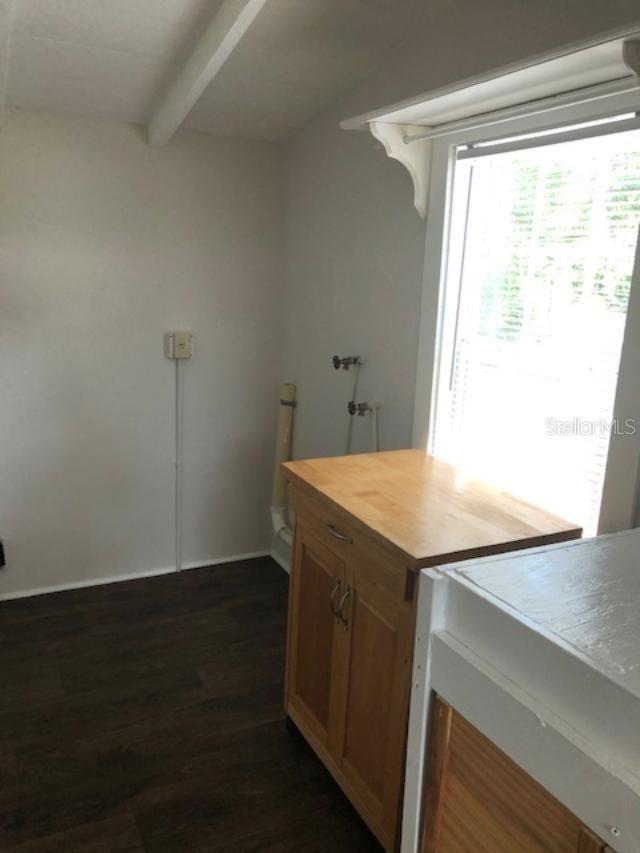 Listing photo id 11 for 20795 River Drive