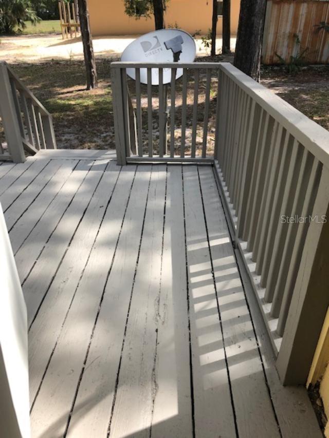 Listing photo id 12 for 20795 River Drive
