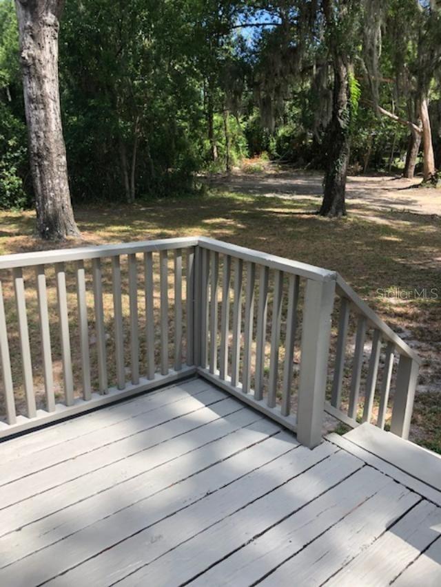 Listing photo id 13 for 20795 River Drive