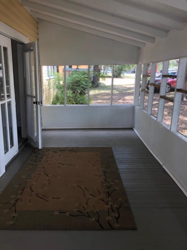 Listing photo id 14 for 20795 River Drive