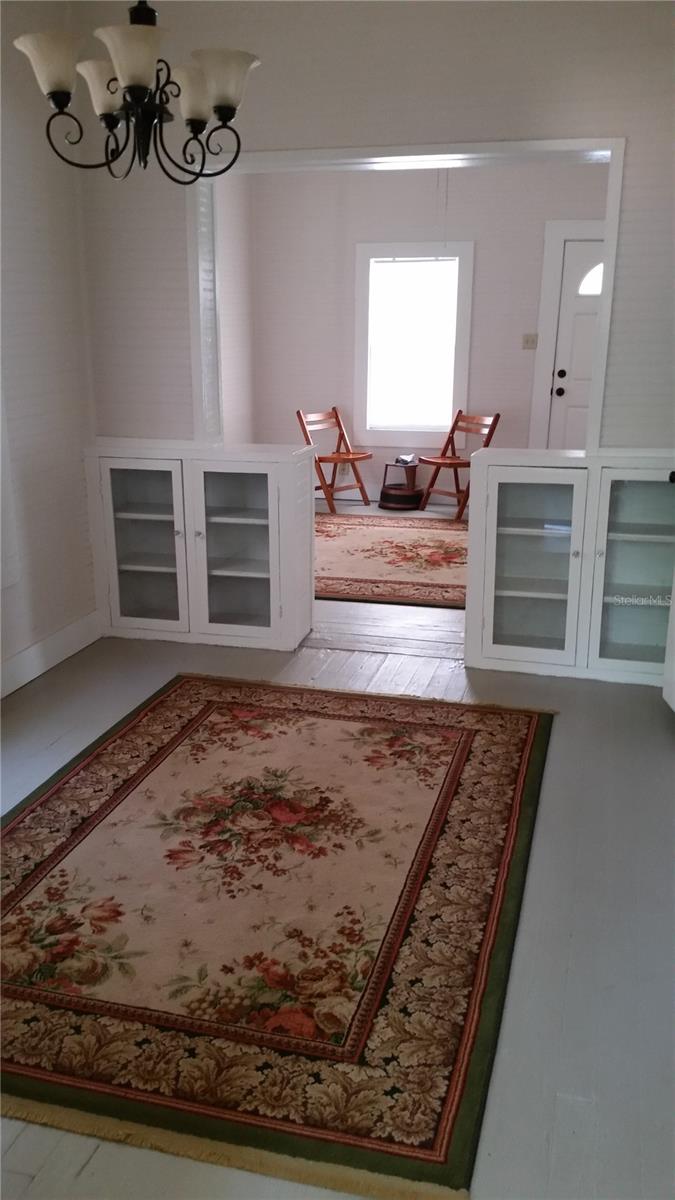 Listing photo id 0 for 20795 River Drive
