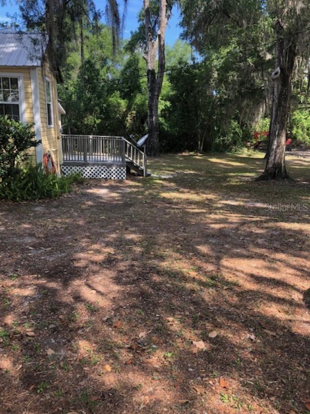 Listing photo id 18 for 20795 River Drive