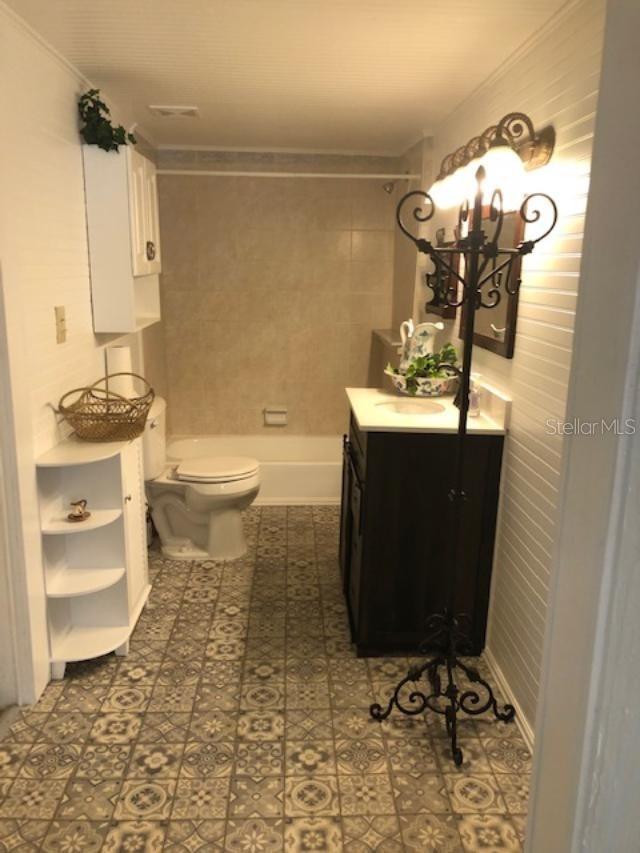 Listing photo id 7 for 20795 River Drive