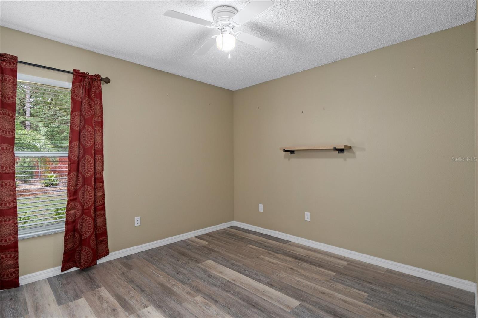 Image 13 of 31 For 3224 Davis Lane 29
