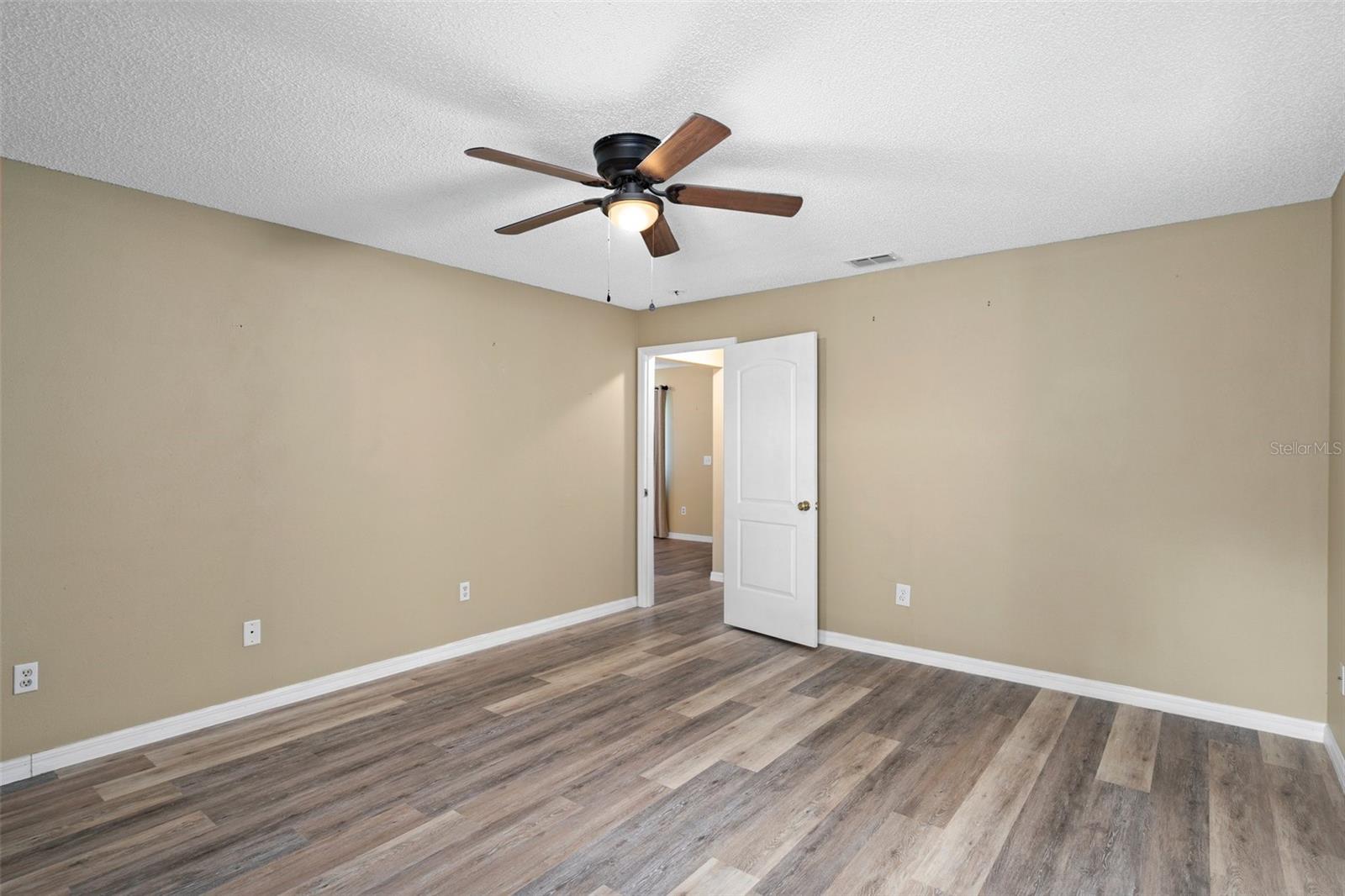 Image 15 of 31 For 3224 Davis Lane 29