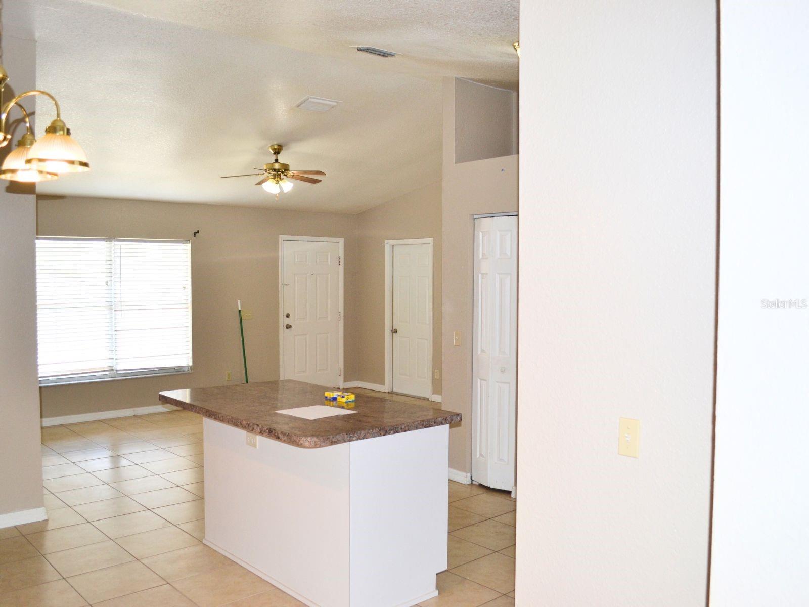 Image 7 of 25 For 254 Marion Oaks Manor