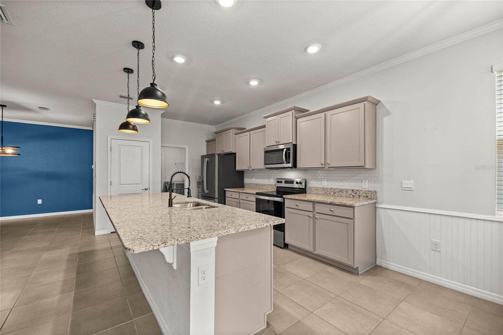 Image 9 of 36 For 8810 63rd Avenue