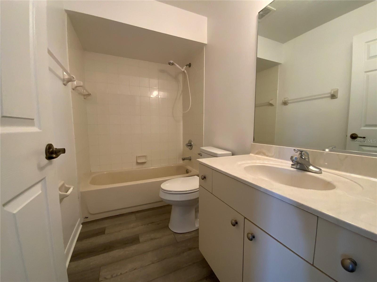 Image 19 of 27 For 4762 136th Street