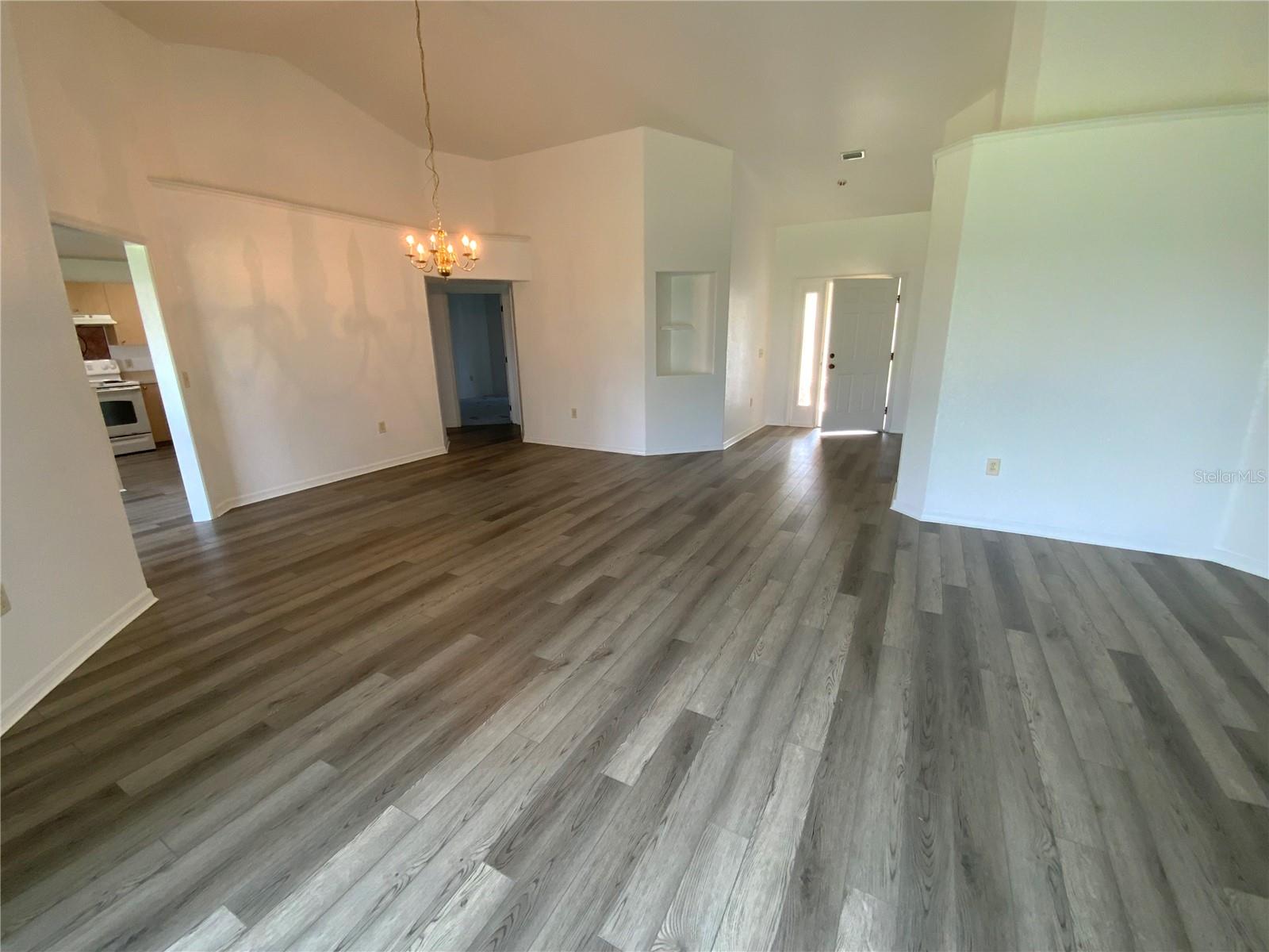 Image 5 of 27 For 4762 136th Street