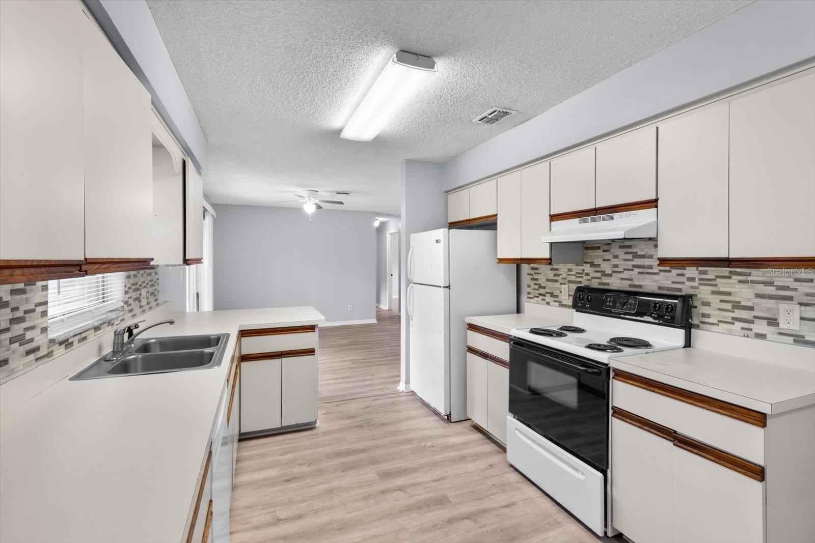 Image 12 of 33 For 609 27th Street