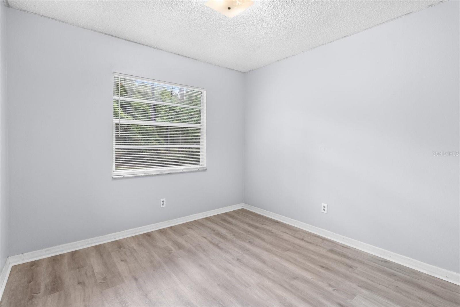 Image 16 of 33 For 609 27th Street