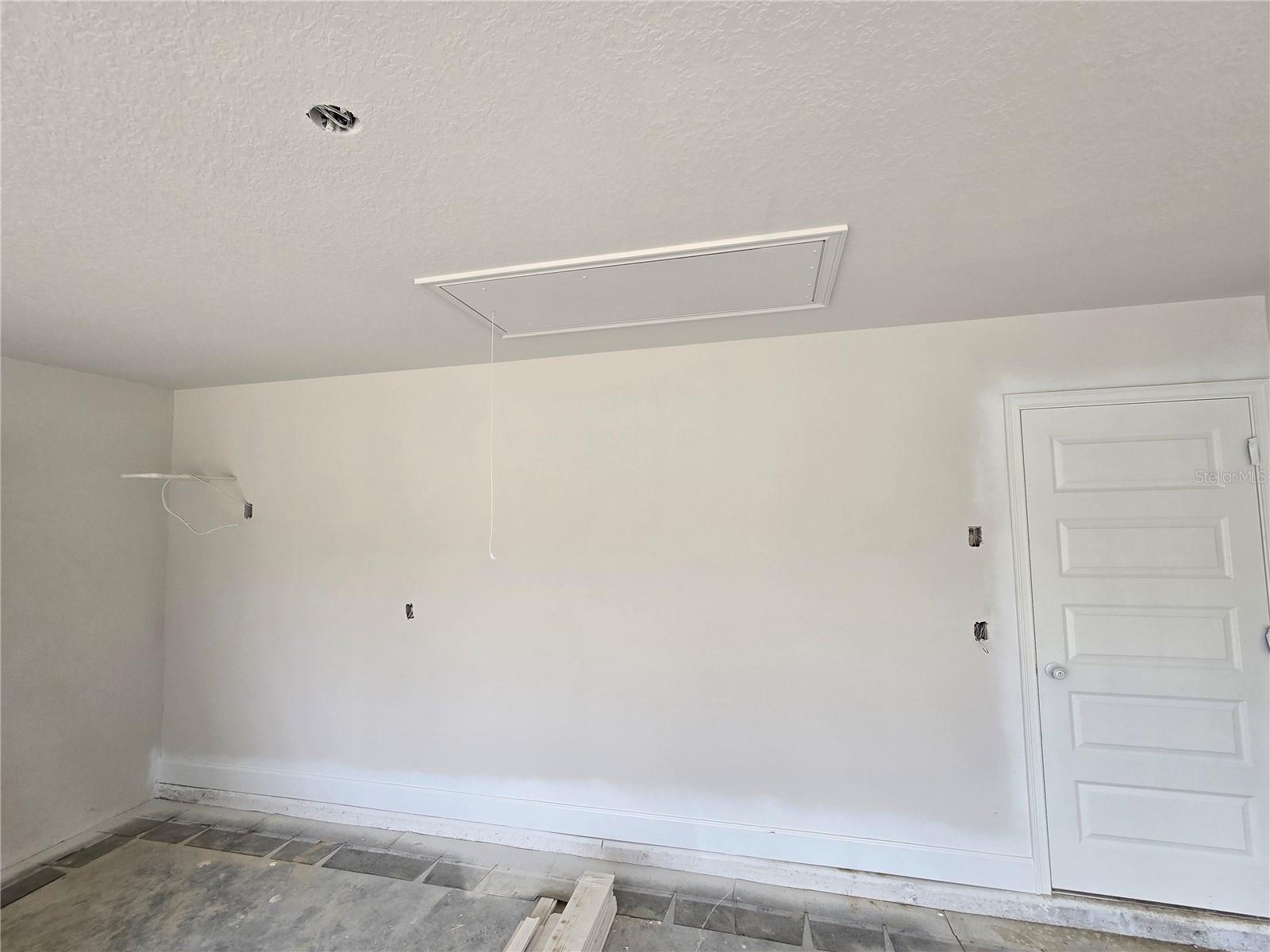 Listing photo id 9 for 455 Rexford Drive