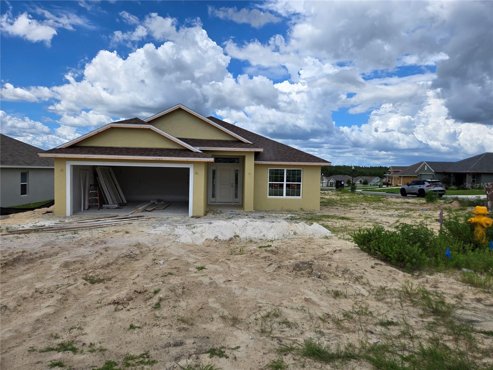 Listing photo id 16 for 455 Rexford Drive