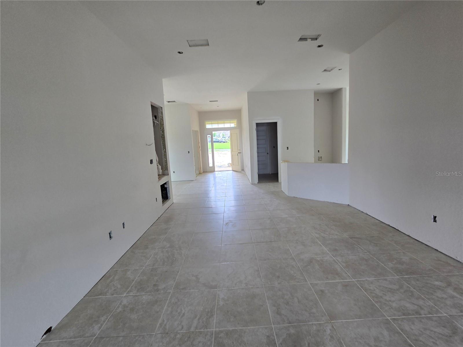 Listing photo id 0 for 455 Rexford Drive