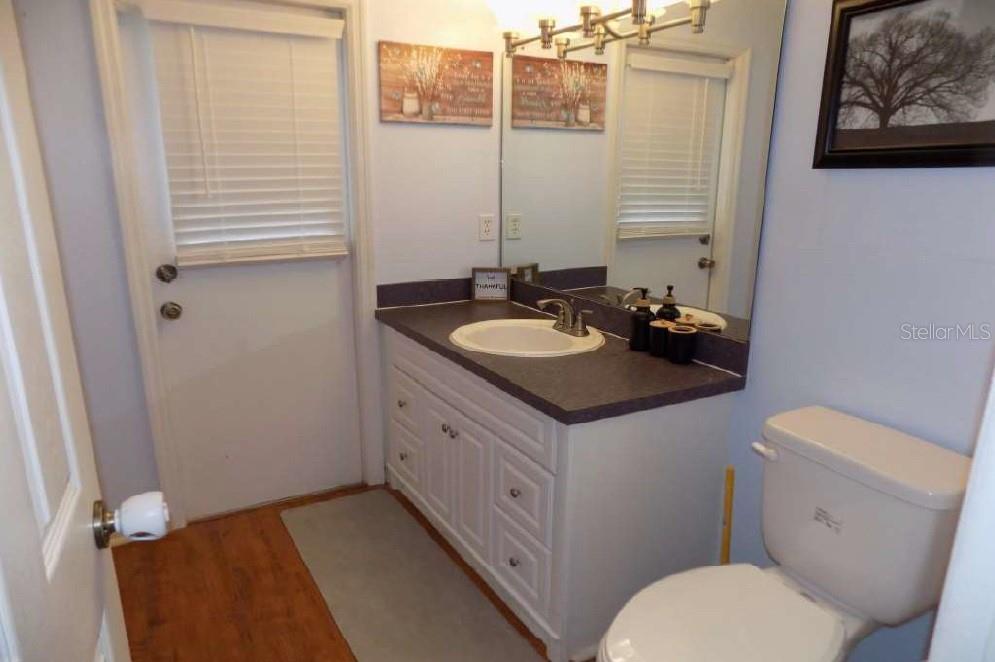 Listing photo id 14 for 2309 30th Place