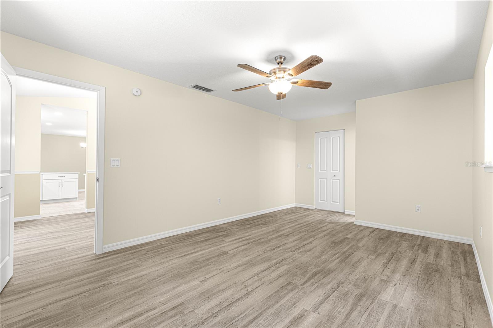 Image 25 of 61 For 7947 107th Place
