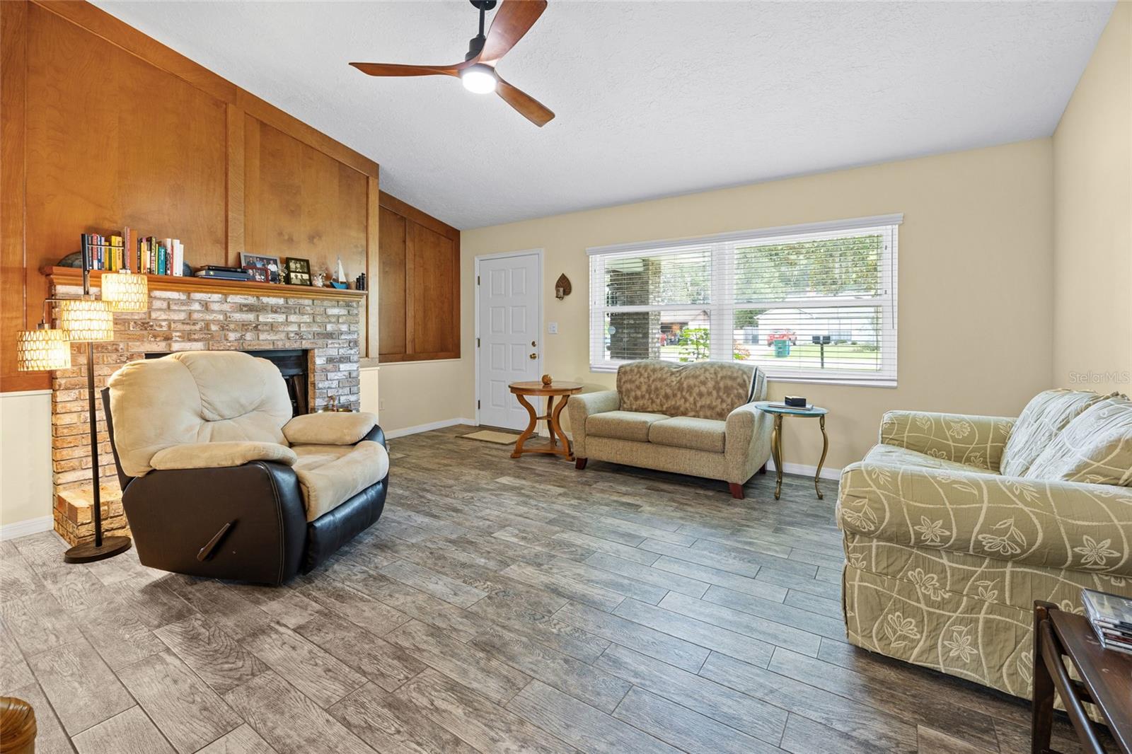 Image 11 of 35 For 5002 33rd Terrace