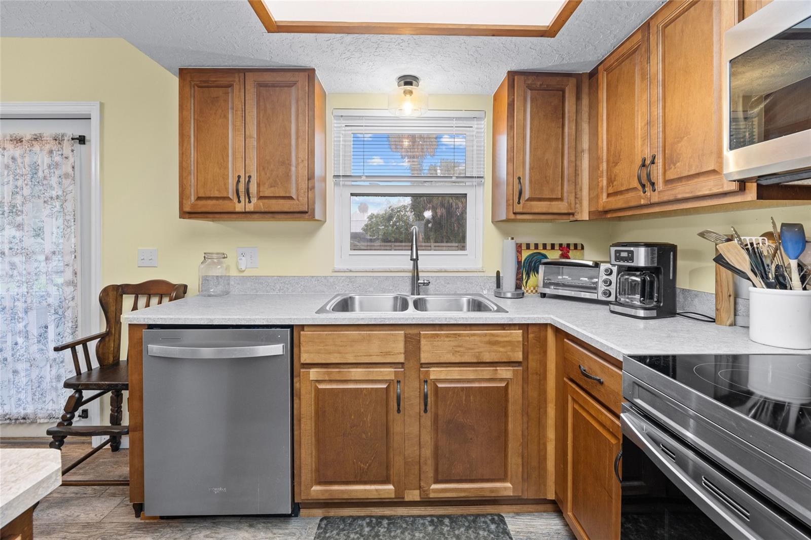 Image 21 of 35 For 5002 33rd Terrace
