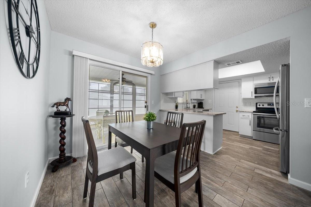 Image 11 of 39 For 10492 178th Street