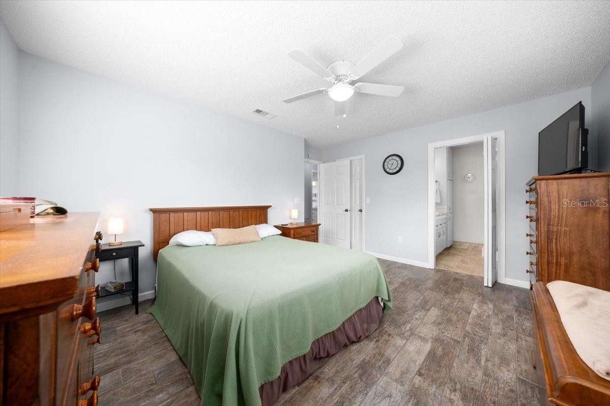 Image 16 of 39 For 10492 178th Street