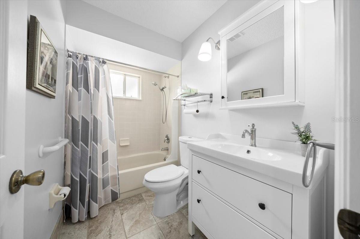 Image 21 of 39 For 10492 178th Street