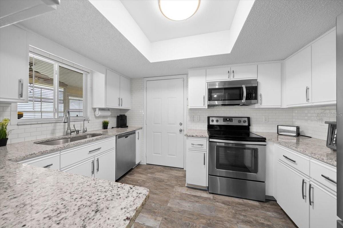 Image 9 of 39 For 10492 178th Street