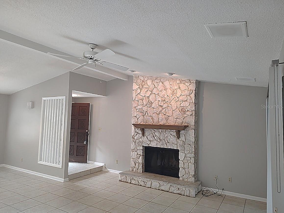 Image 7 of 22 For 3813 19th Street Circle