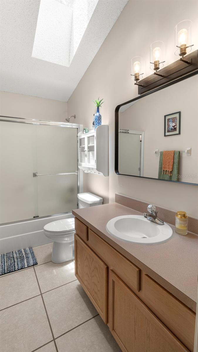 Image 14 of 48 For 705 Guava Drive