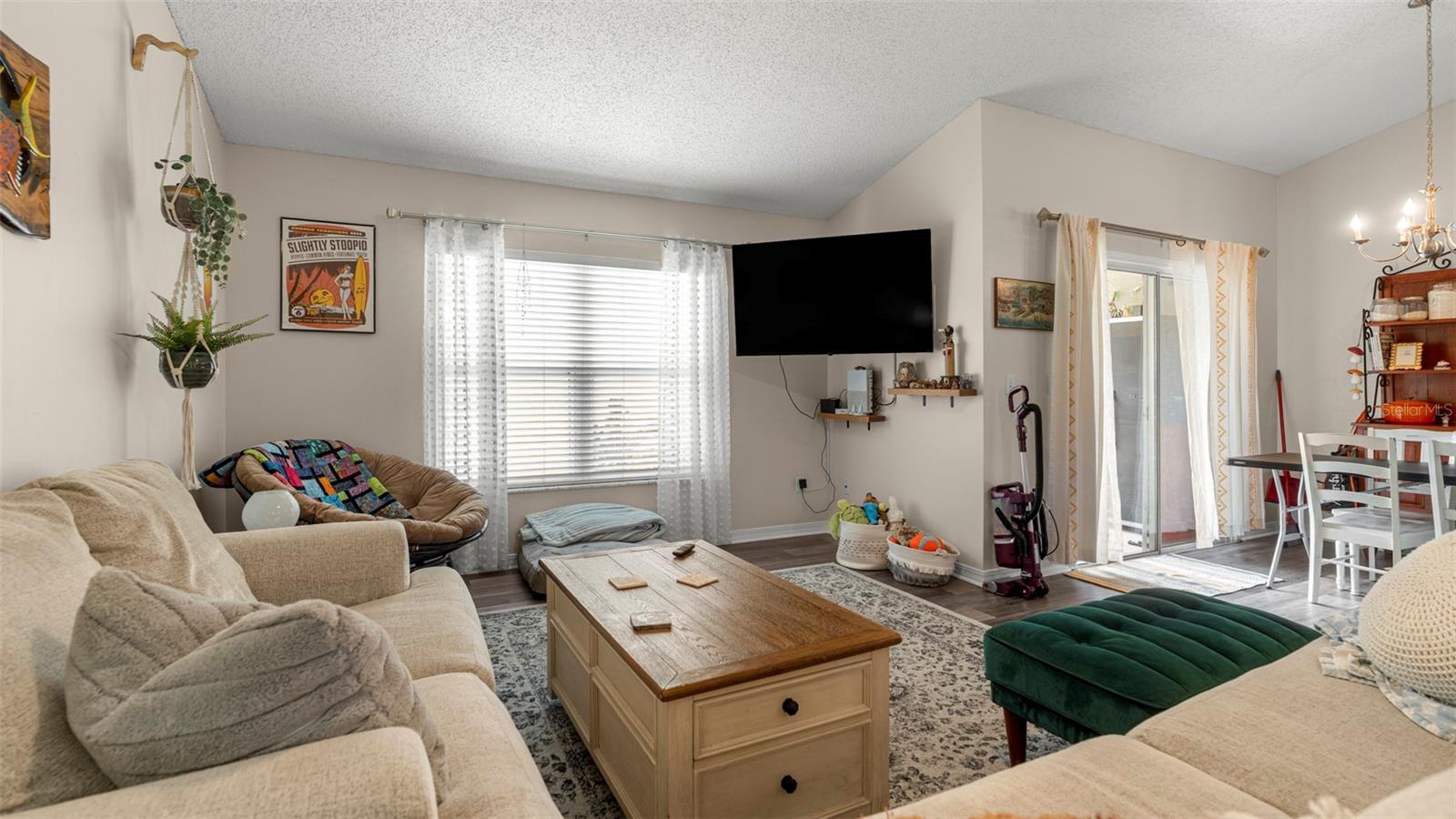 Image 25 of 48 For 705 Guava Drive
