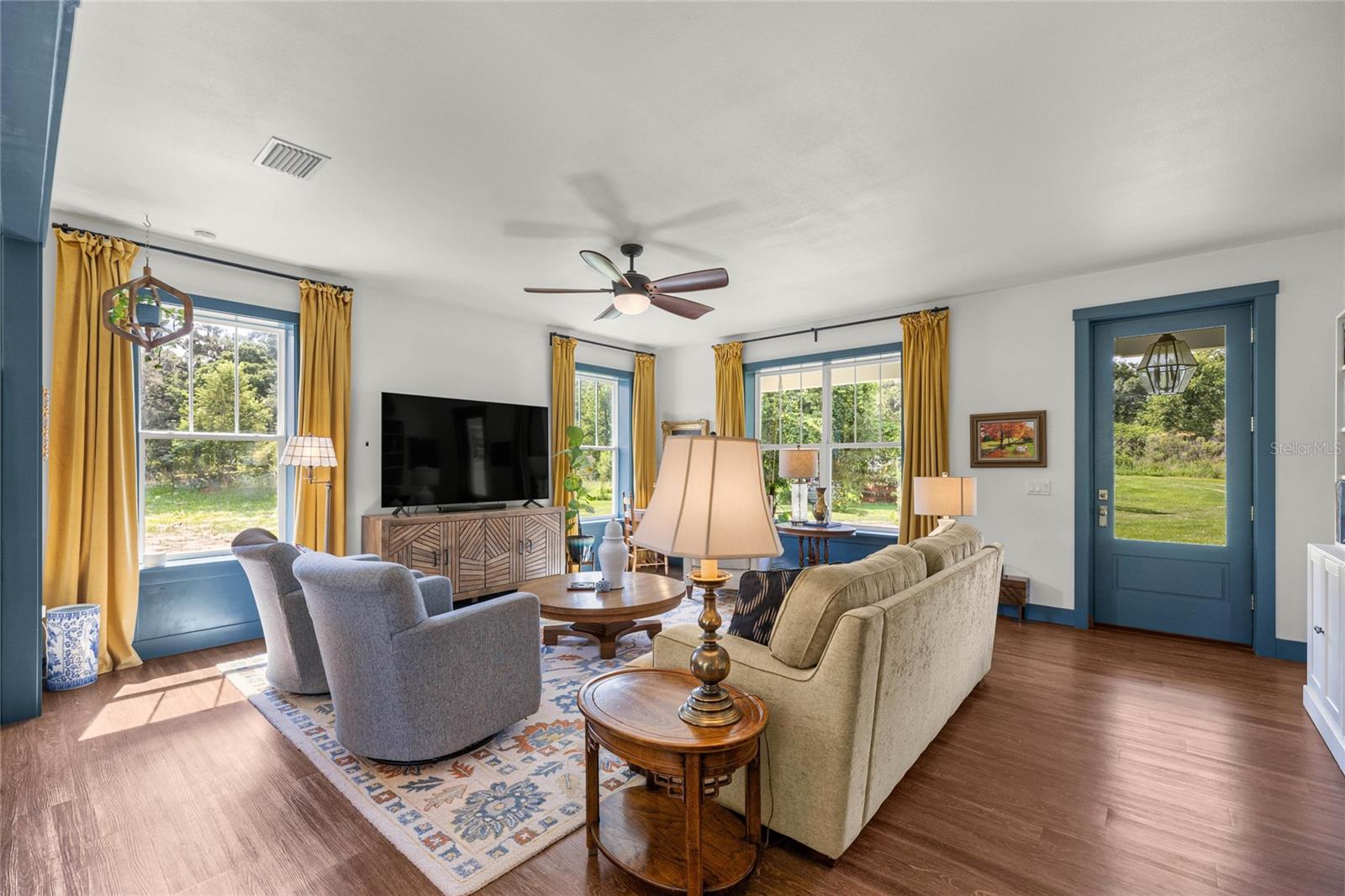 Listing photo id 14 for 3905 84th Lane Road