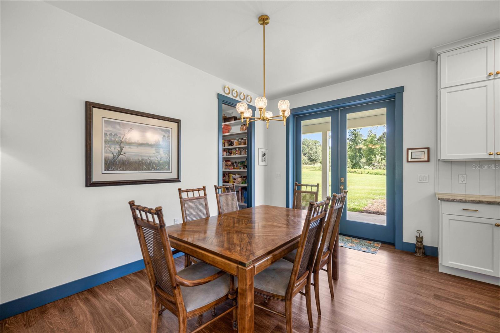 Listing photo id 18 for 3905 84th Lane Road