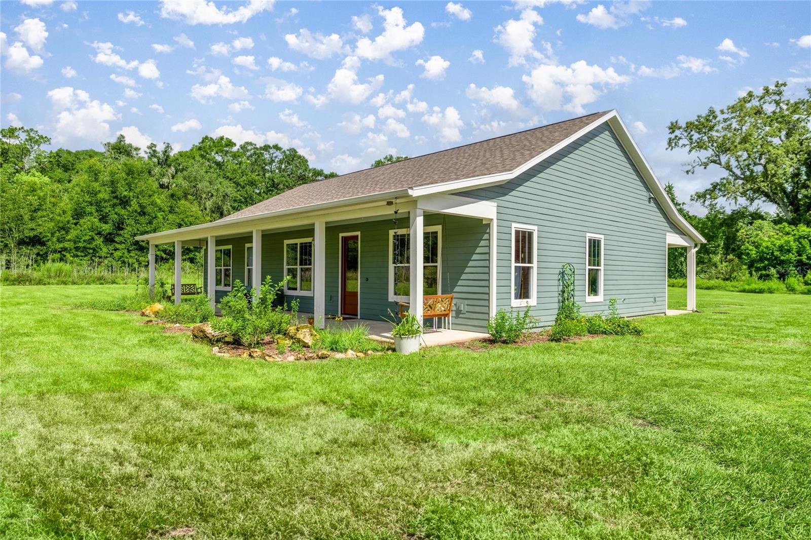 Listing photo id 6 for 3905 84th Lane Road